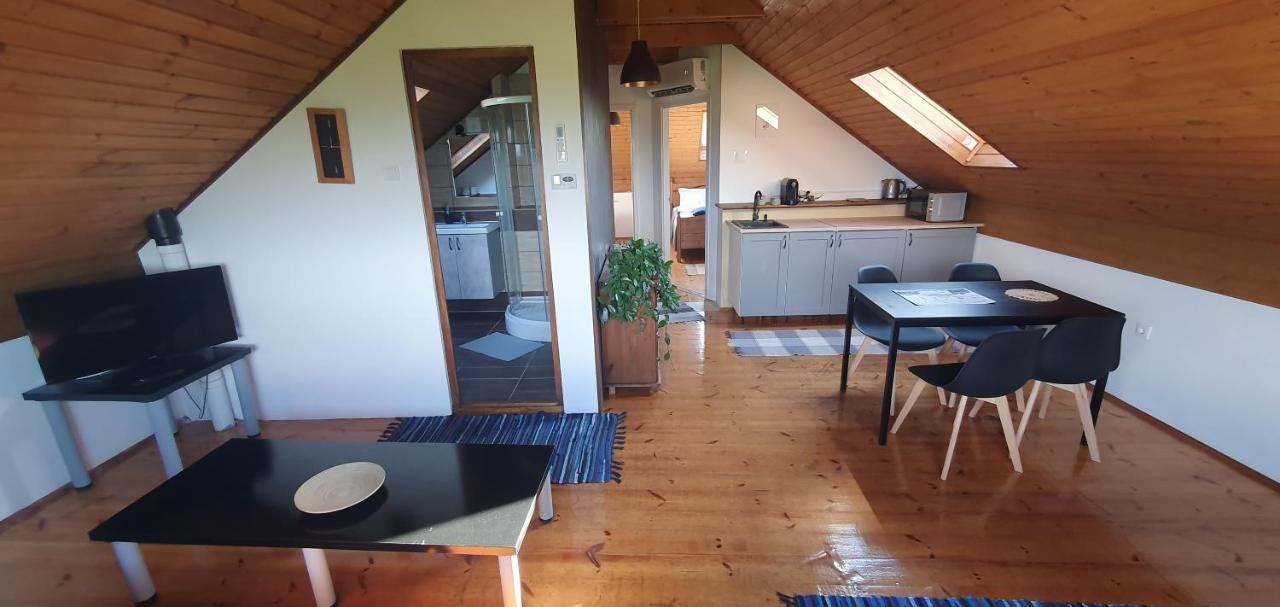 Buborek Apartman - Etyek Buitenkant foto